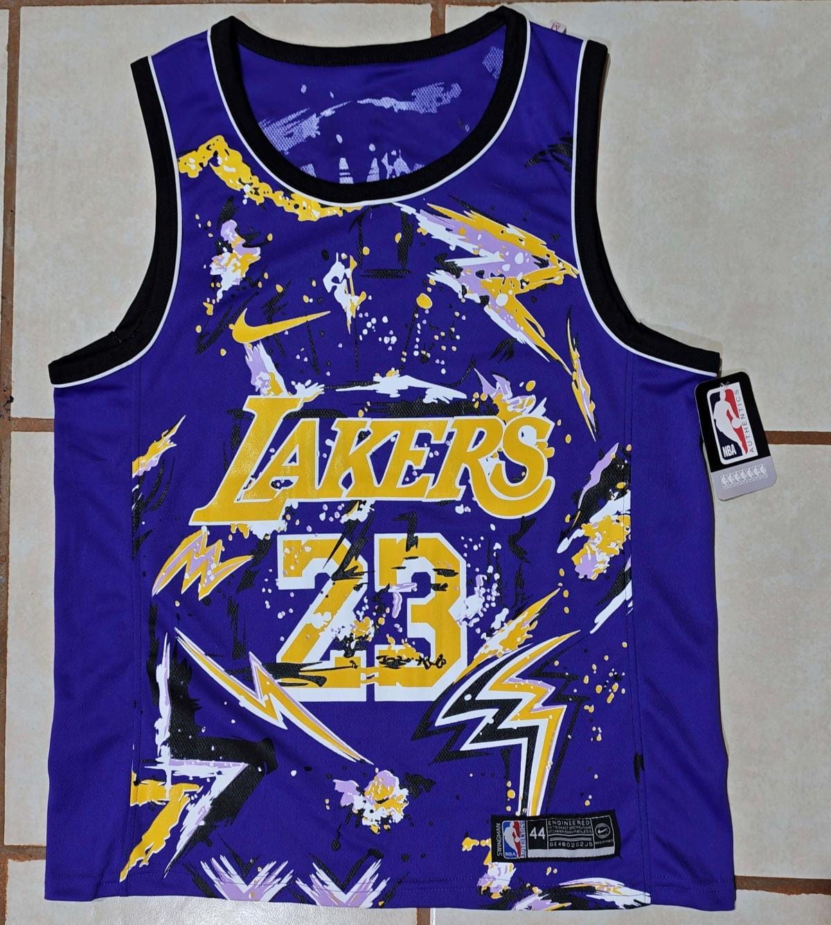 James #23 Edition street morada 🏀, foto 1